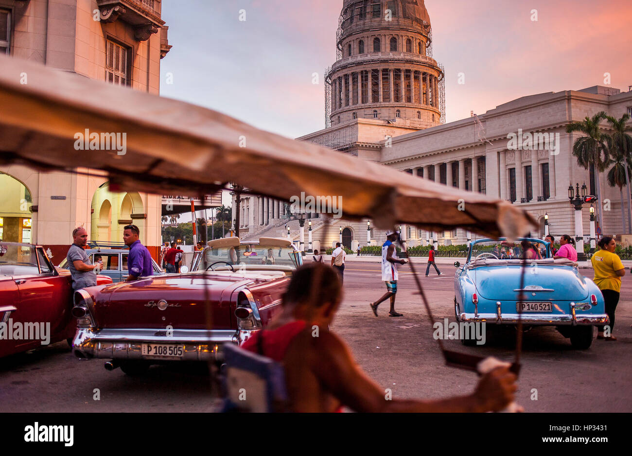 Taxi, cab, taxicab, vintage, car,Street scene in Parque Central, in