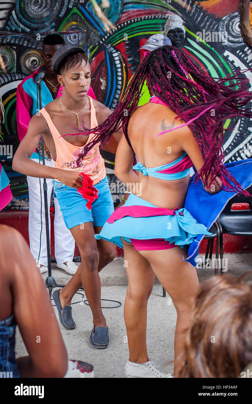 Dancing, Rumba show, on Sunday in Callejon de Hamel, Centro Habana district, La Habana, Cuba Stock Photo