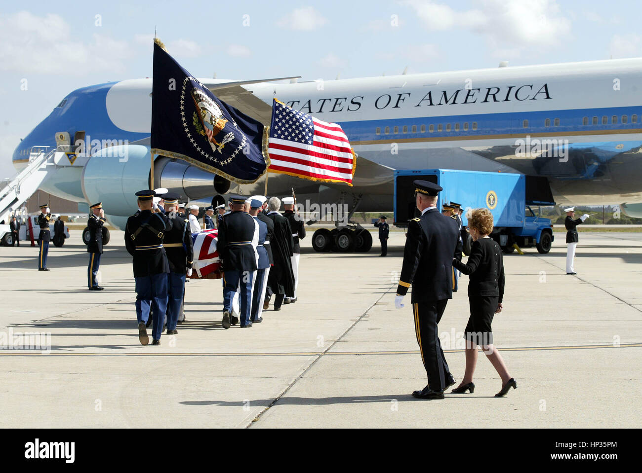 Former First Lady Nancy Reagan is escorted by Major General Galen ...