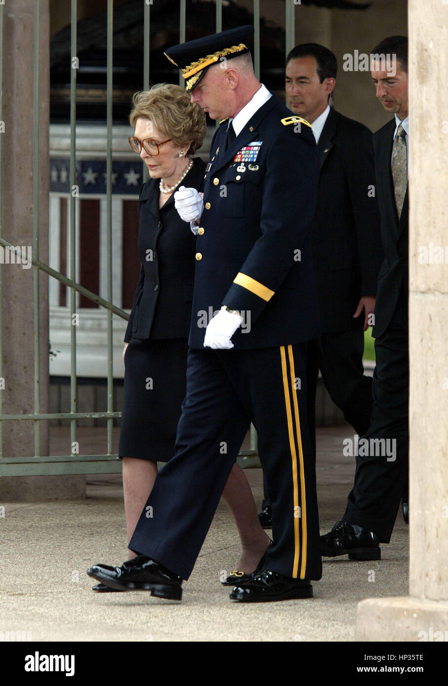 Former First Lady Nancy Reagan is escorted by Major General Galen ...
