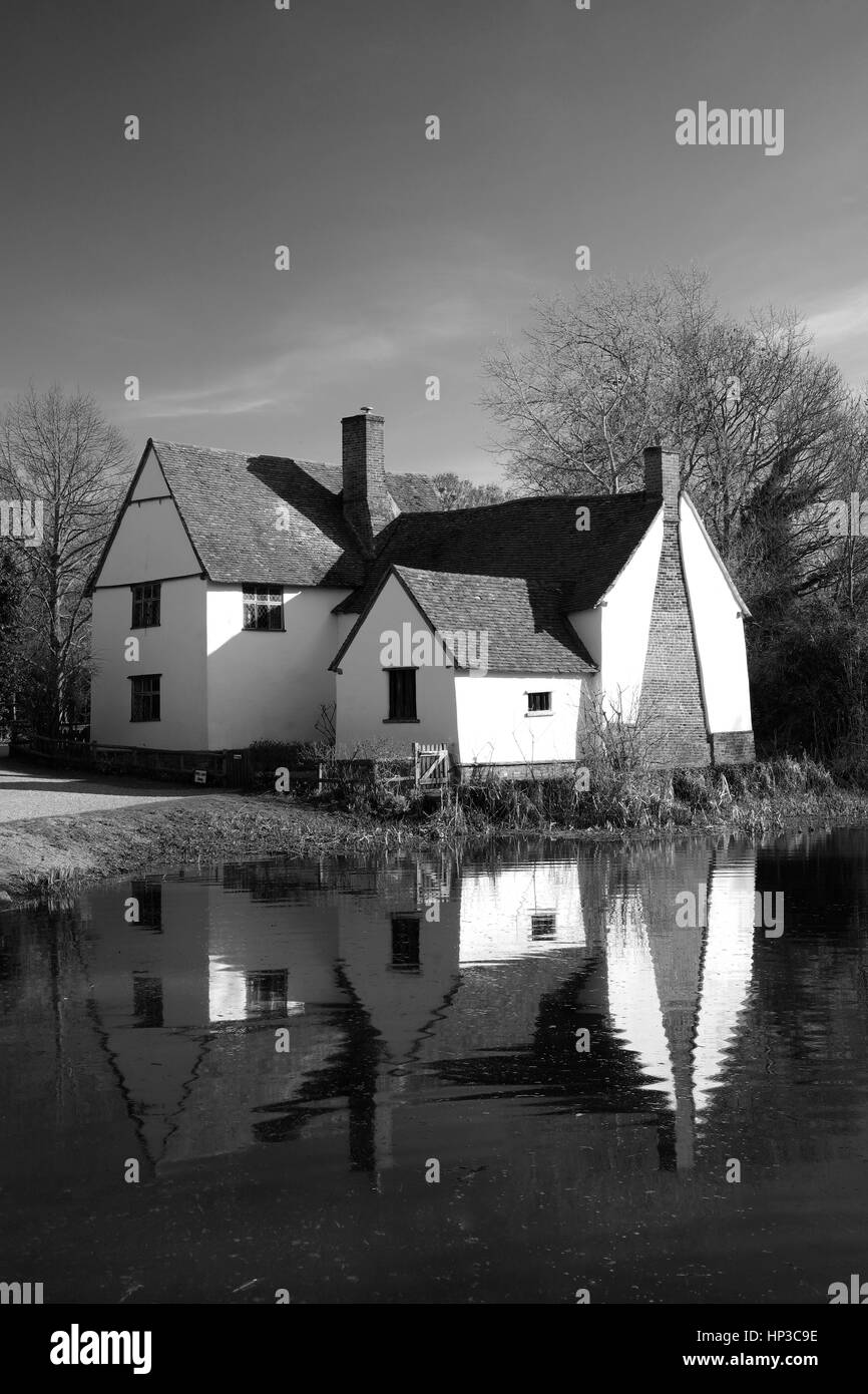 Willy Lotts Cottage, river Stour, Flatford Mill, Suffolk County, England Famous for use in John Constables painting of The Hay Wain. Stock Photo