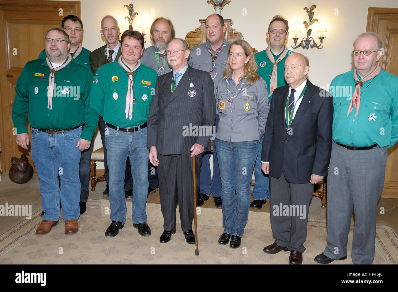 Luxembourg Grand Duke Jean (C) poses with a group of Luxembourg Boy Scouts Association after their meeting at Fischbach Castel, Luxembourg 07.10.2010 Stock Photo