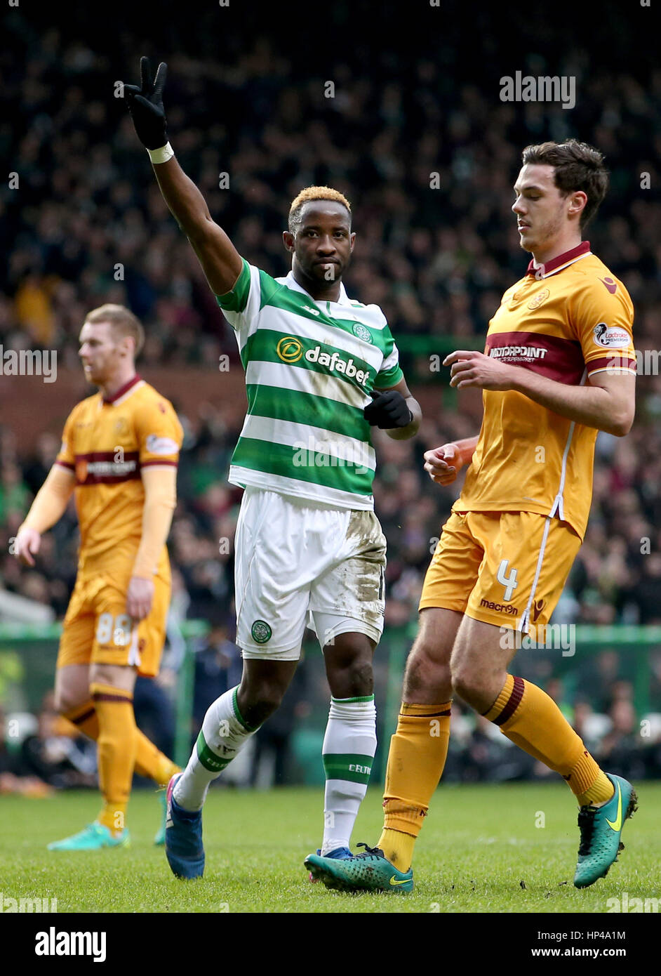 Celtic's Moussa Dembele celebrates scoring his sides first goal during the Ladbrokes Scottish Premiership match at Celtic Park, Glasgow. Stock Photo