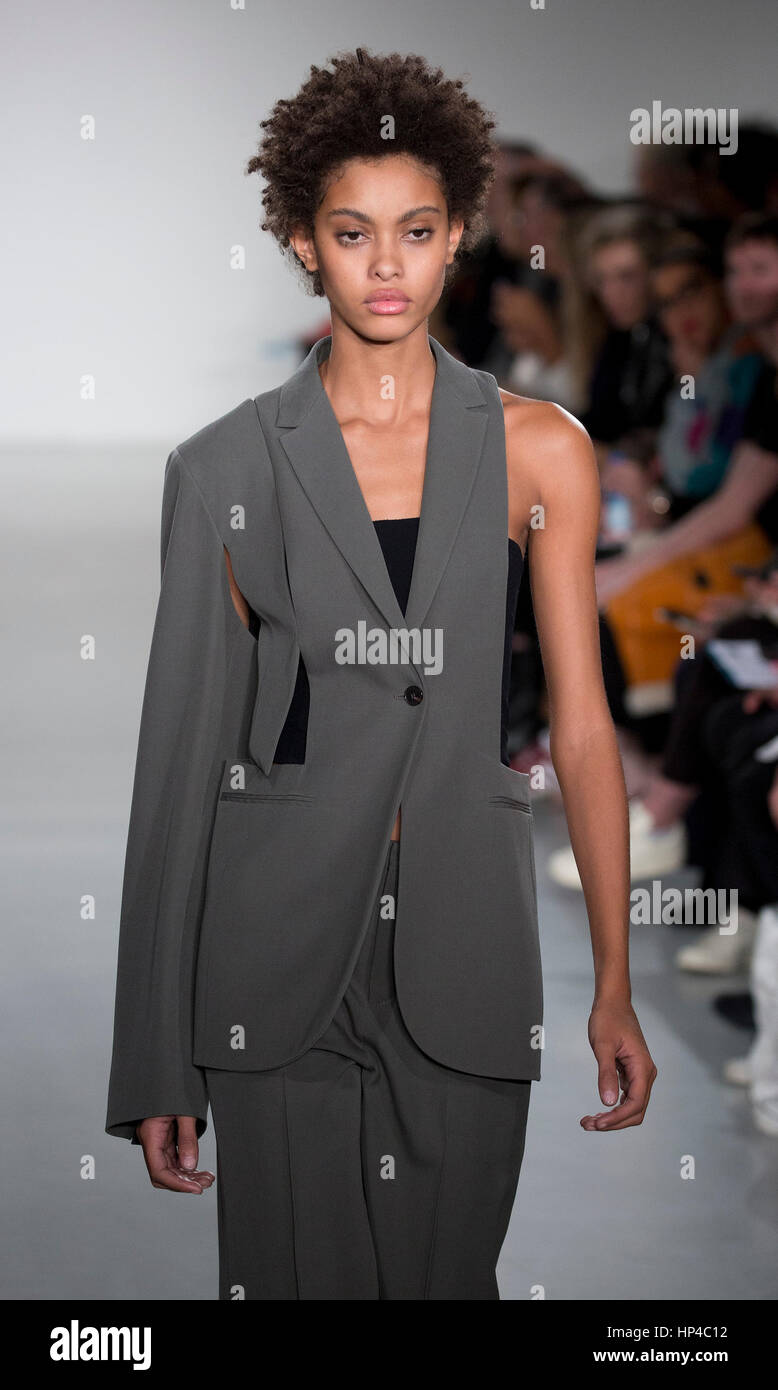 1961 fashion hi-res stock photography and images - Alamy