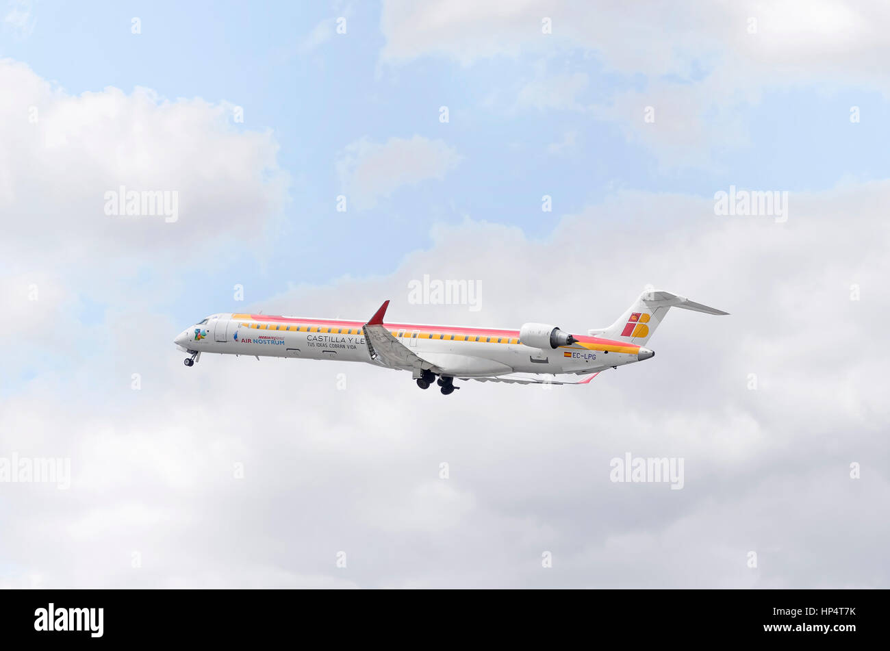 Crj1000 bombardier hi-res stock photography and images - Alamy