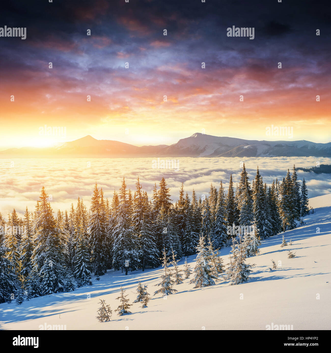 Colorful sunset over the mountain ranges in the national park Stock ...