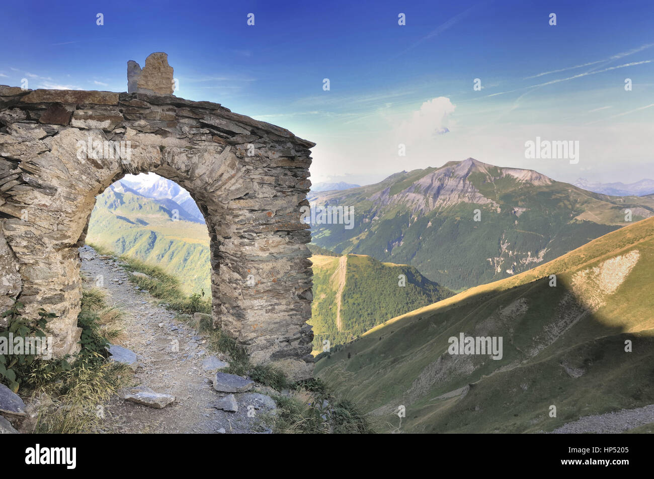 Old stone arch hi-res stock photography and images - Alamy