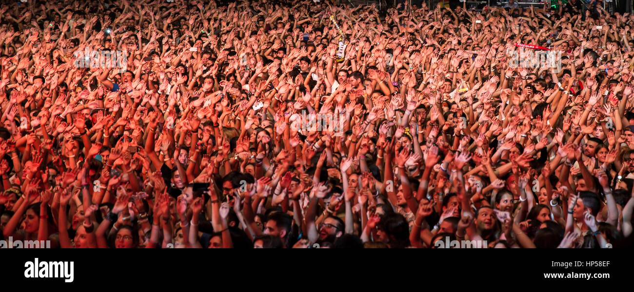 Madrid crowd in a concert hi-res stock photography and images - Alamy