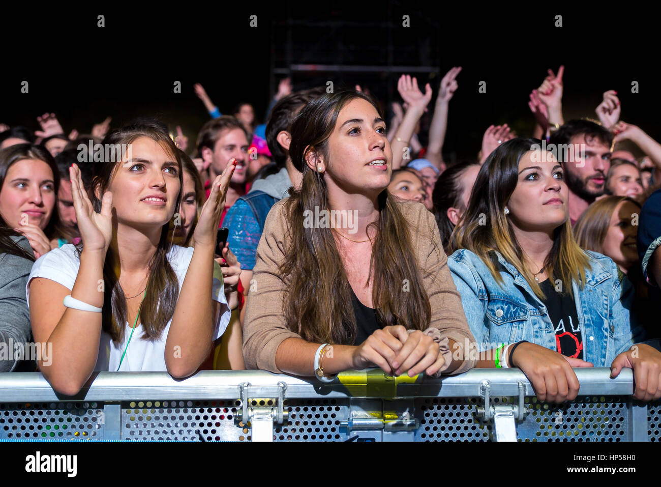 Diverse crowd faces hi-res stock photography and images - Alamy