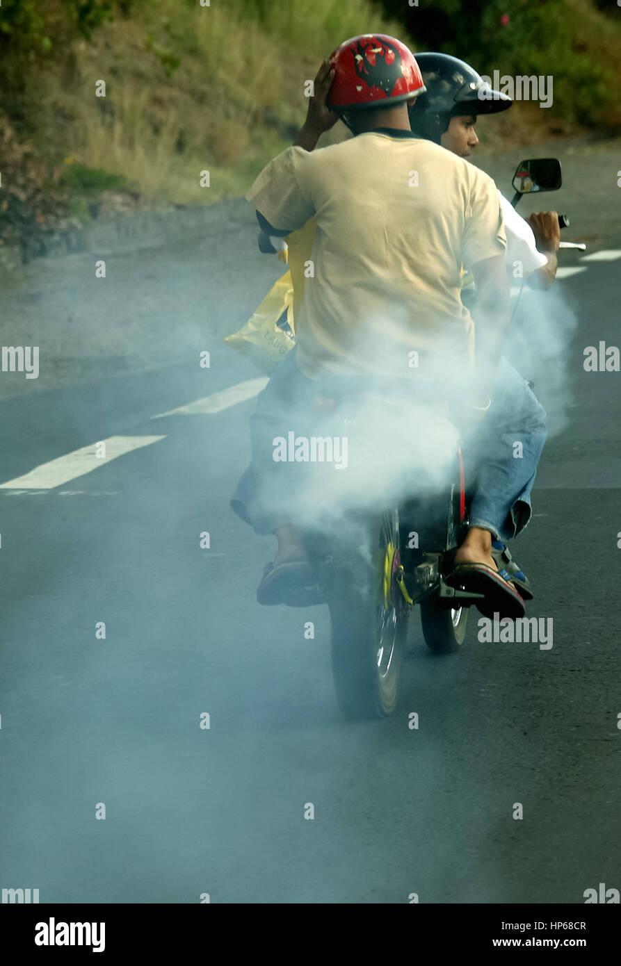 Pollution, exhaust fumes, street scene, moped driver, Mauritius, air