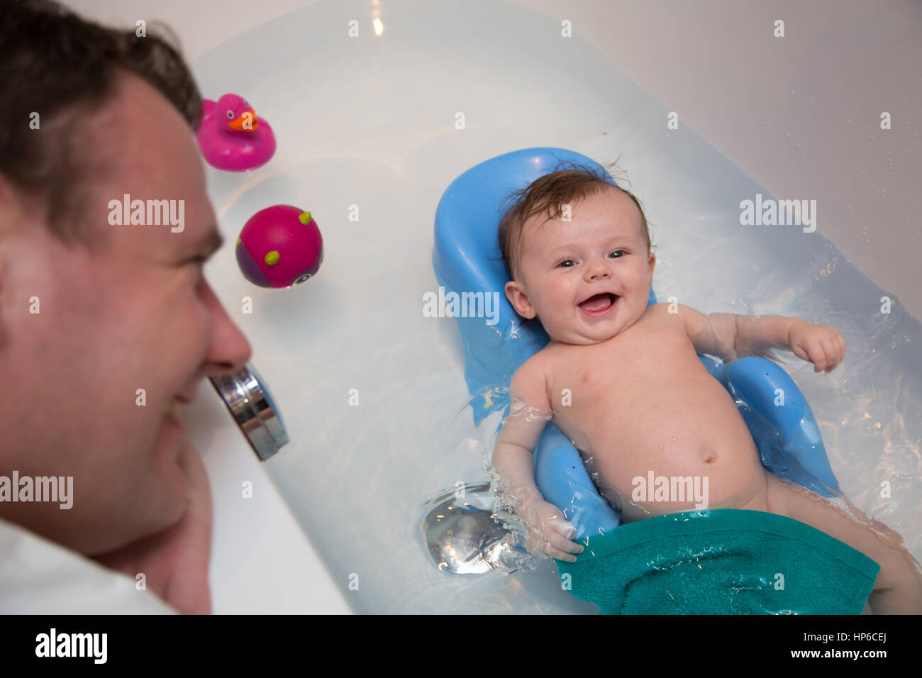 Dad Baby Bath High Resolution Stock Photography and Images Alamy