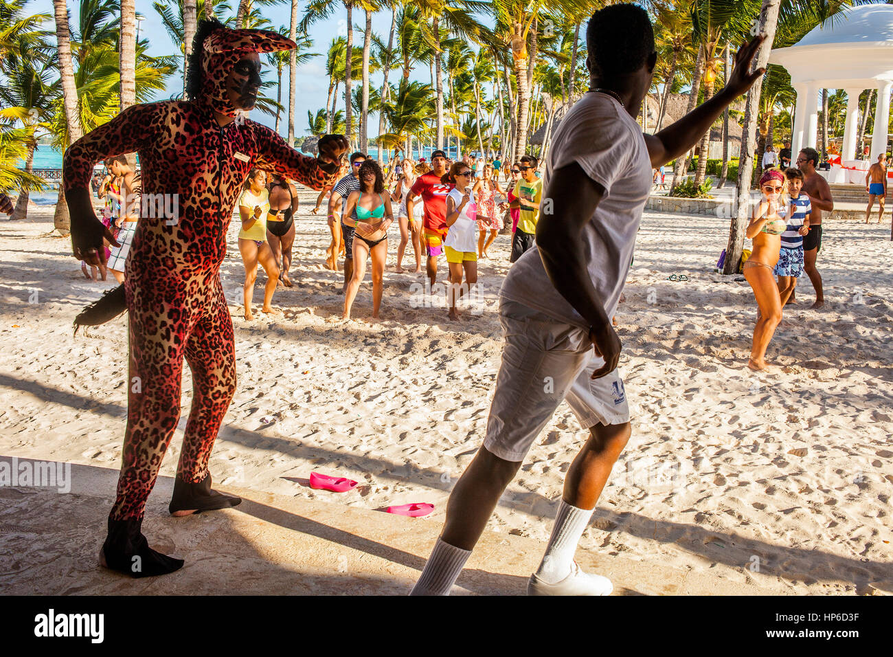 Dominican republic dancing hi-res stock photography and images - Alamy