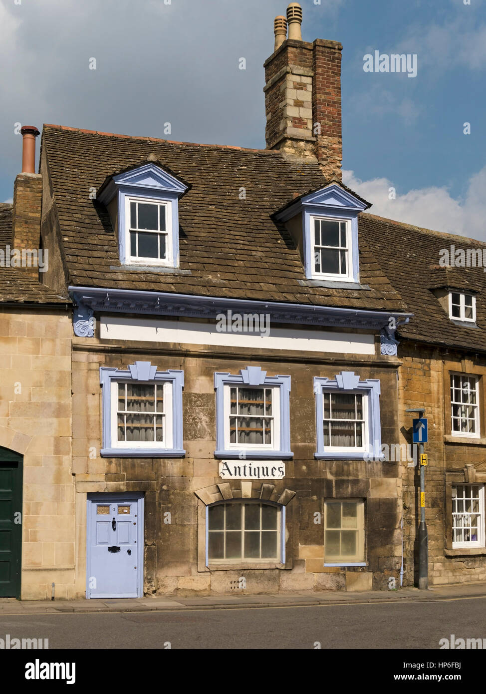 Old Antique shop cottage, St. George's Square, Stamford, Lincolnshire, England, UK Stock Photo