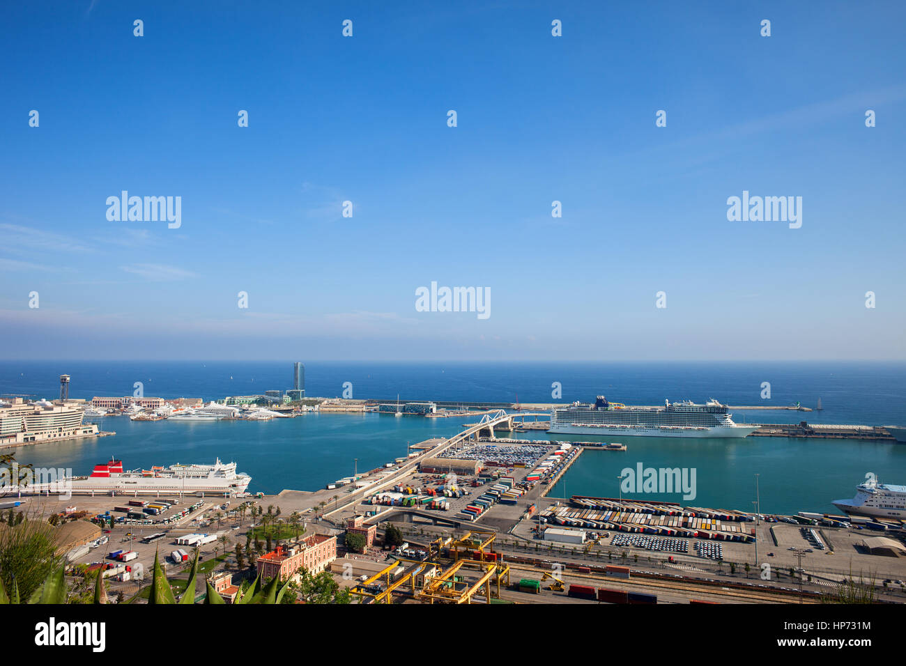 Barcelona Travel Guide: Top things to Do, Eat, and See — Denim and Ink, image size:1300x956