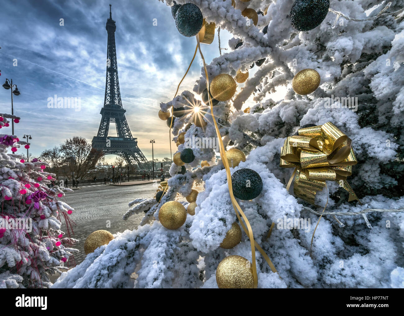 Christmas time in paris hi-res stock photography and images - Alamy