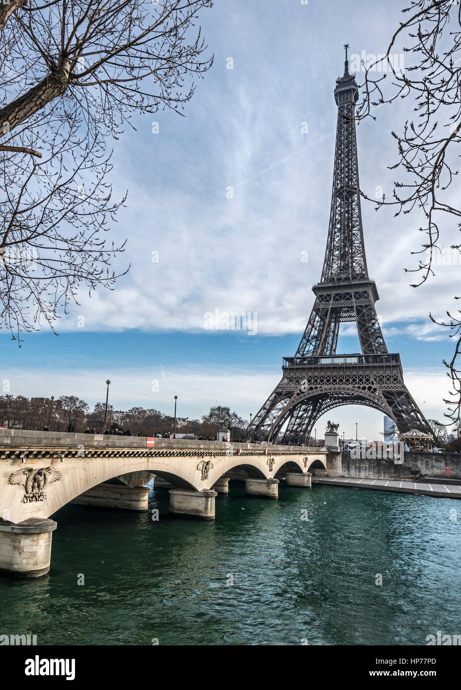 Bridge to Eiffel tower Paris Stock Photo Alamy