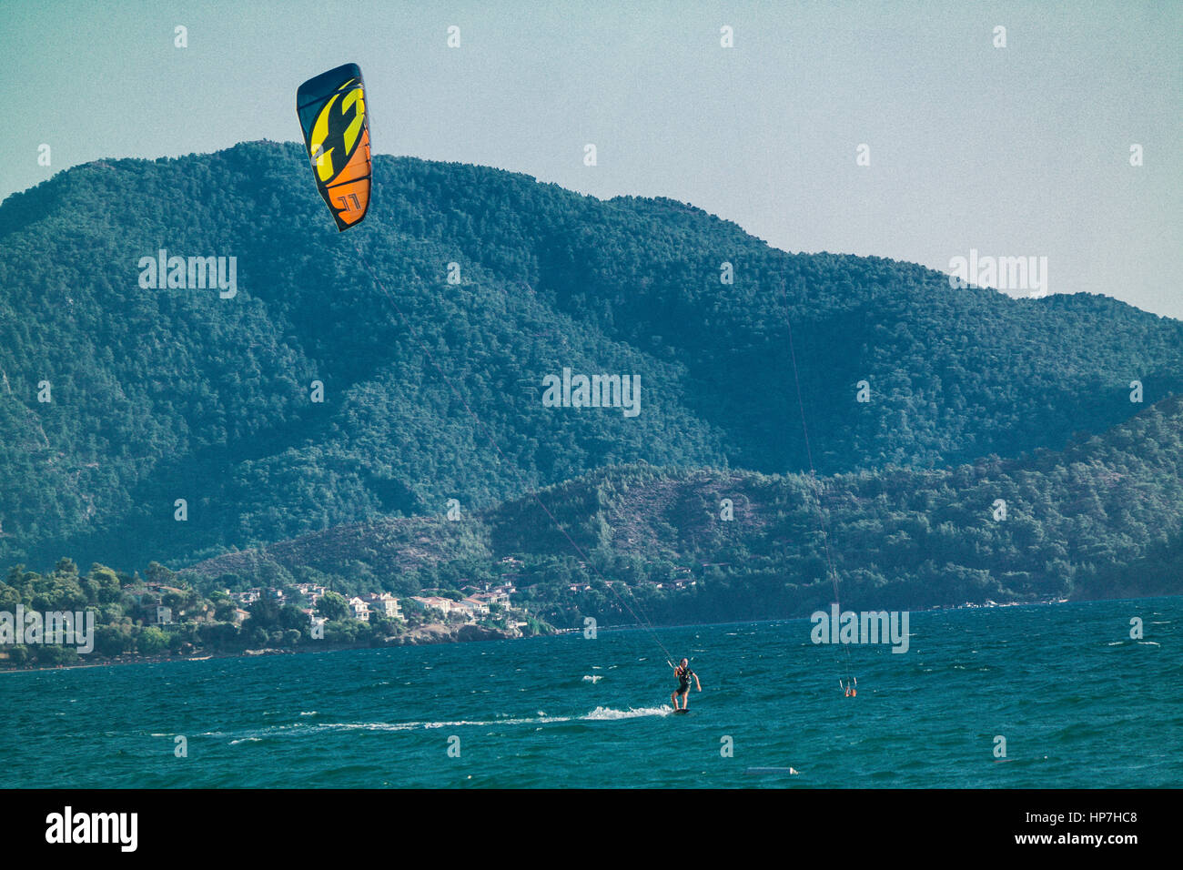 Kite Surf Calis Beach Fethiye - Kitesurf Ruzgar sorfu Fethiye Calis Plaji Sahili Stock Photo