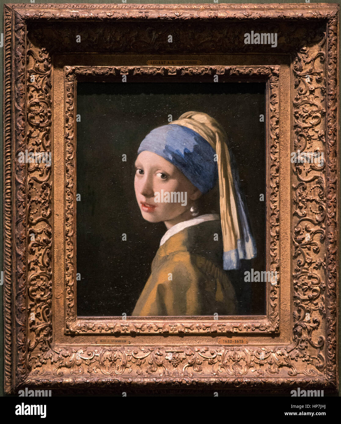 Johannes Vermeer, Girl with a Pearl Earring (Meisje met de parel) 1665 - Mauritshuis Museum The Hague Stock Photo