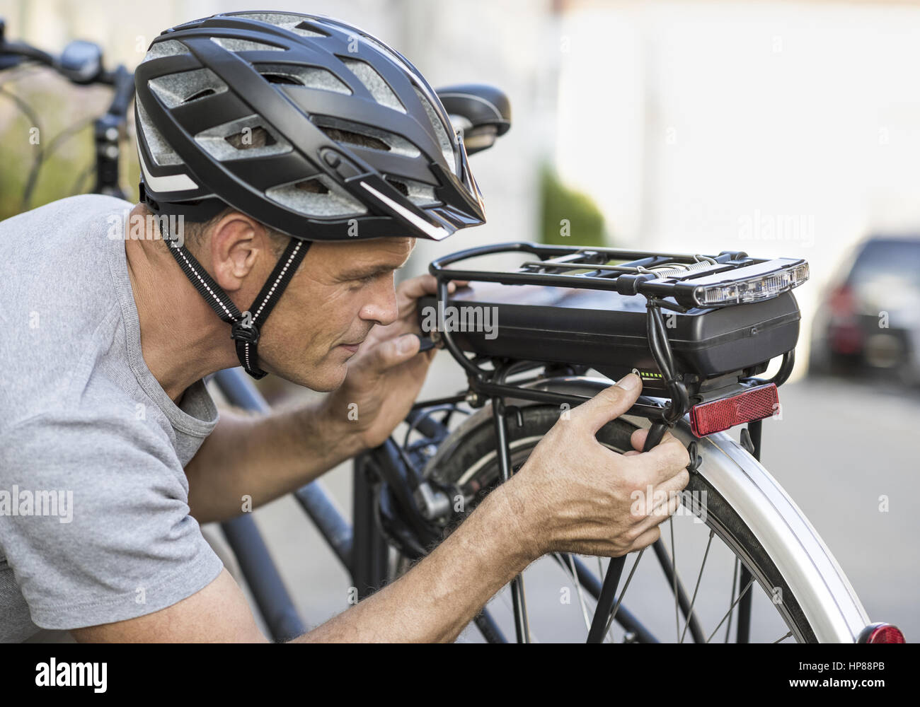 Fahrradhelm High Resolution Stock Photography and Images - Alamy