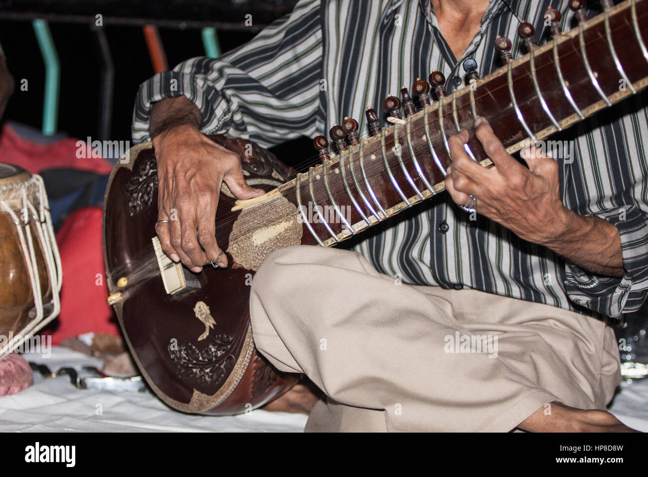 Tabla and sitar hires stock photography and images Alamy