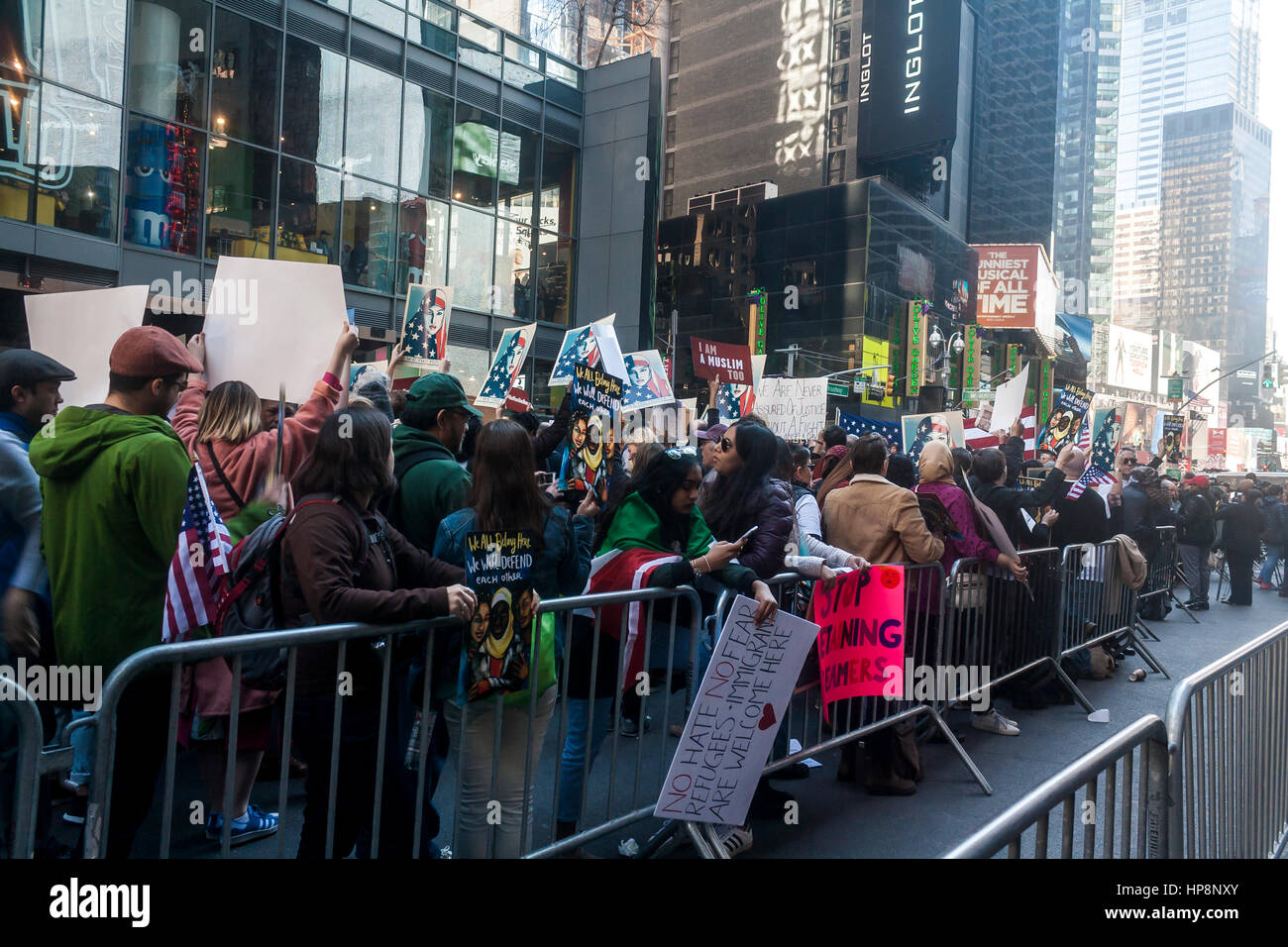 Protestors times square hi-res stock photography and images - Alamy