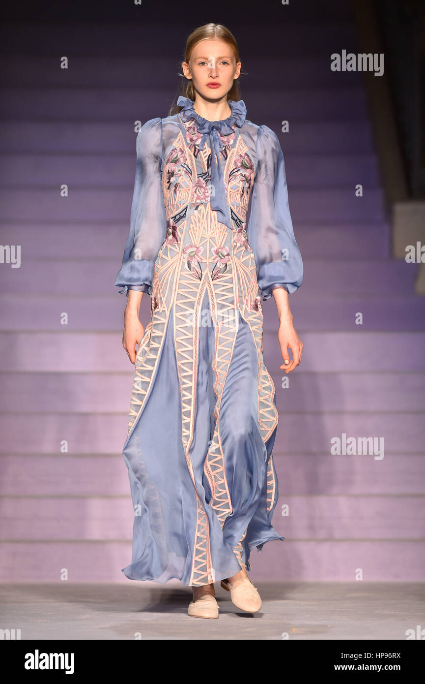 Full Length Fashion Show Runway Catwalk Model Modelling Models Idsok Hi full-length-fashion-show-runway-catwalk-model-modelling-models-idsok-hi