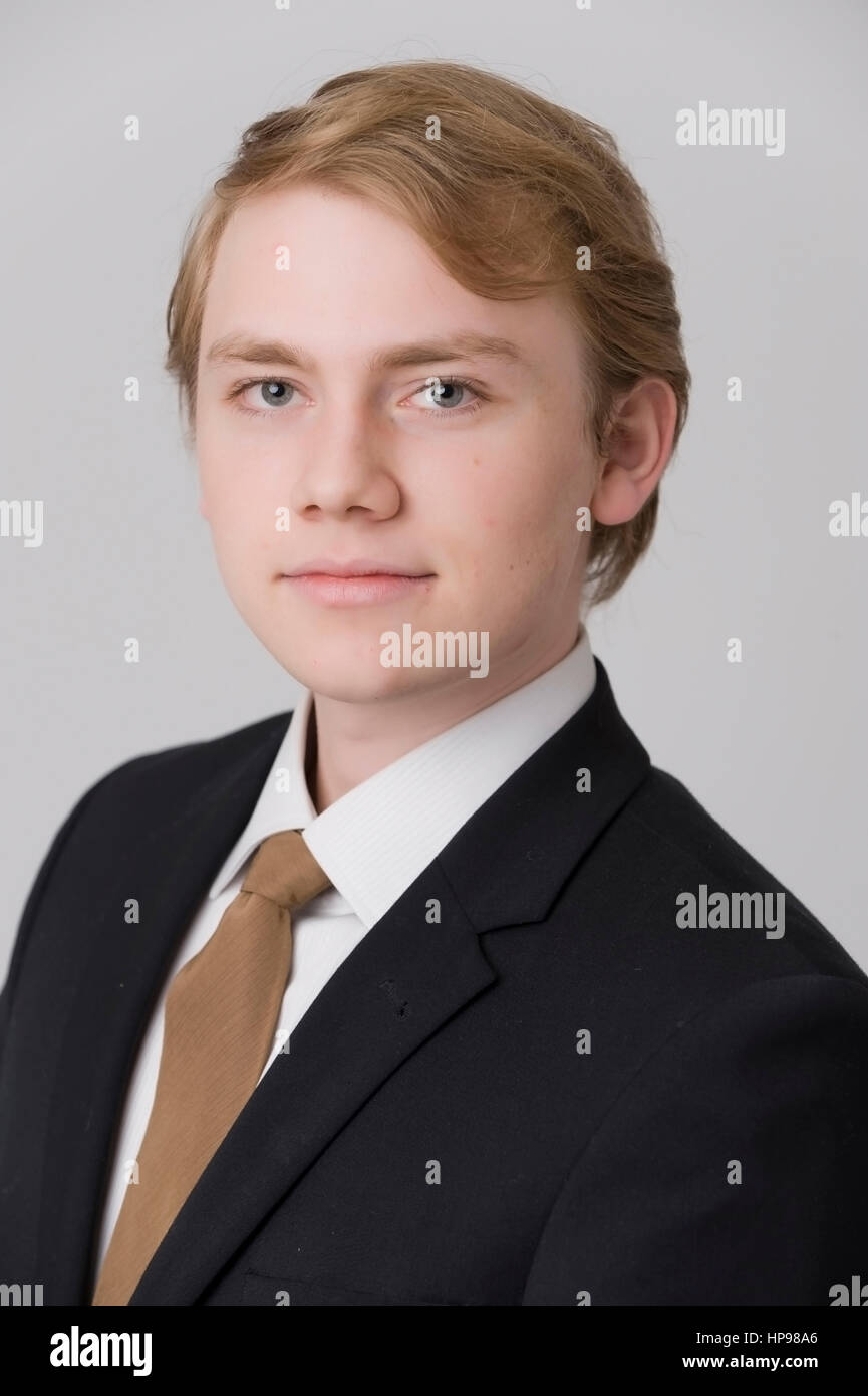 Model released , Junger Mann, 20+, im Businesslook im Portrait - young businessman in portrait Stock Photo