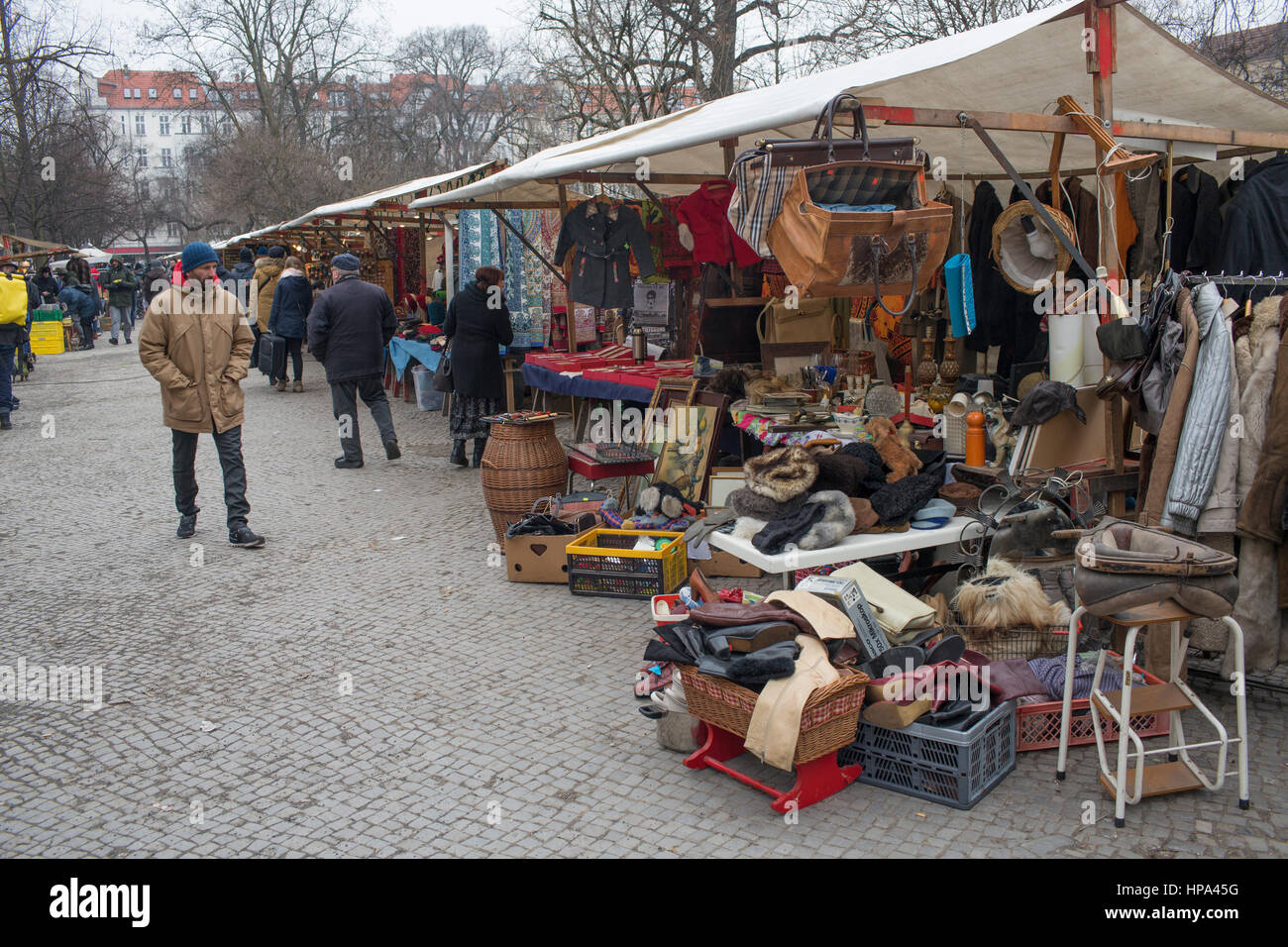 Flea market at the Arkonaplatz in Berlin, Germany Stock Photo Alamy