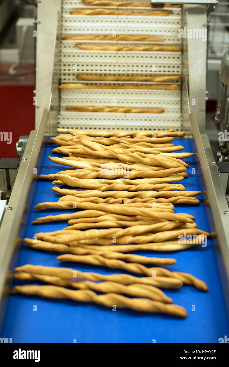 Automatic breadsticks packaging line with fresh baked grissini sticks