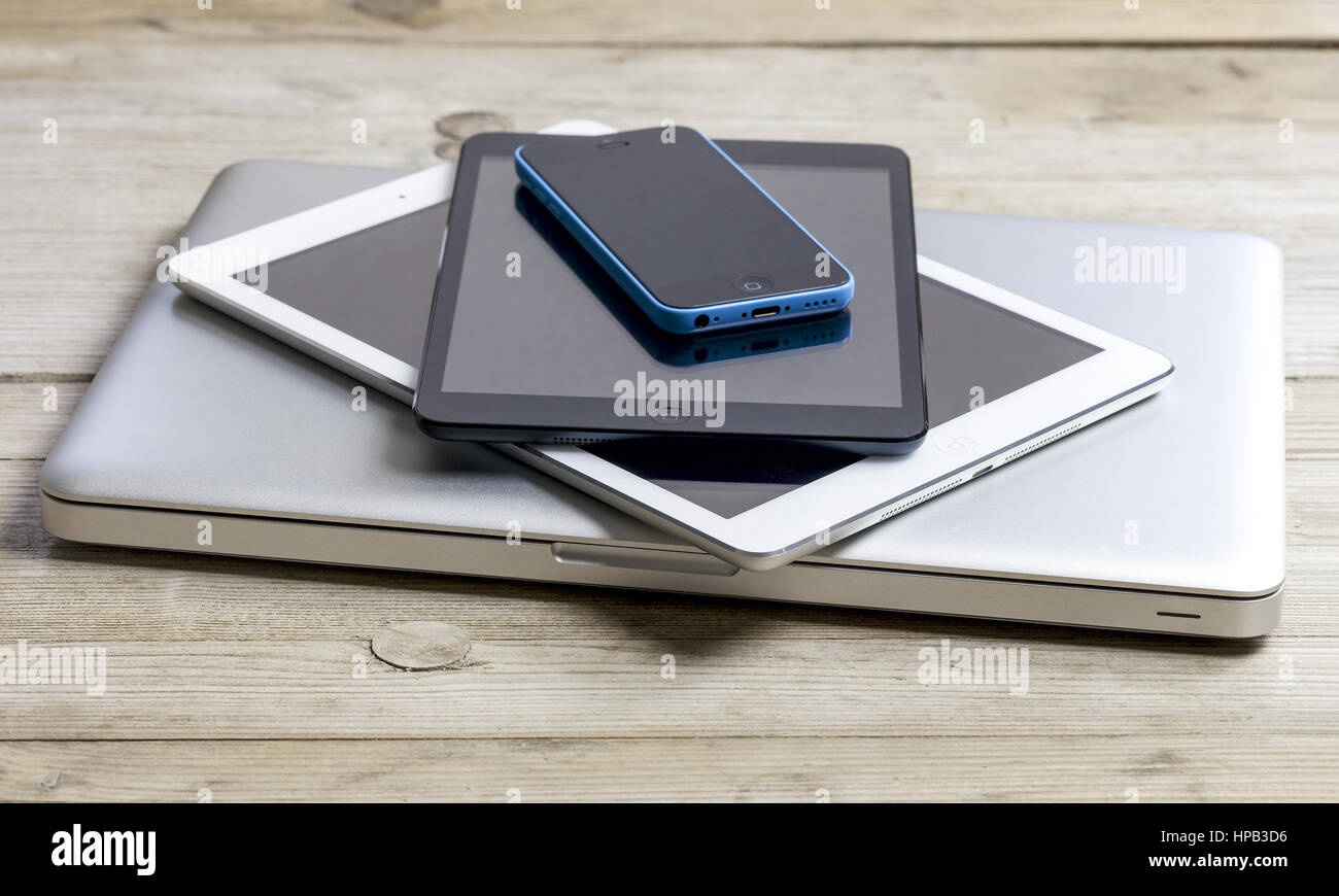 Smartphone, Tablet-PC und Laptop Stock Photo