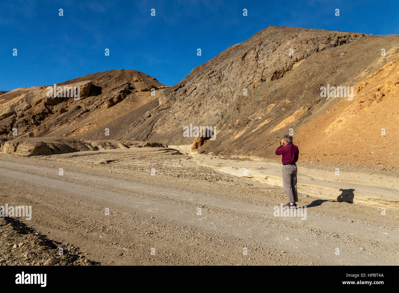 Photographer taking photos in Death Valley, California, USA Stock Photo