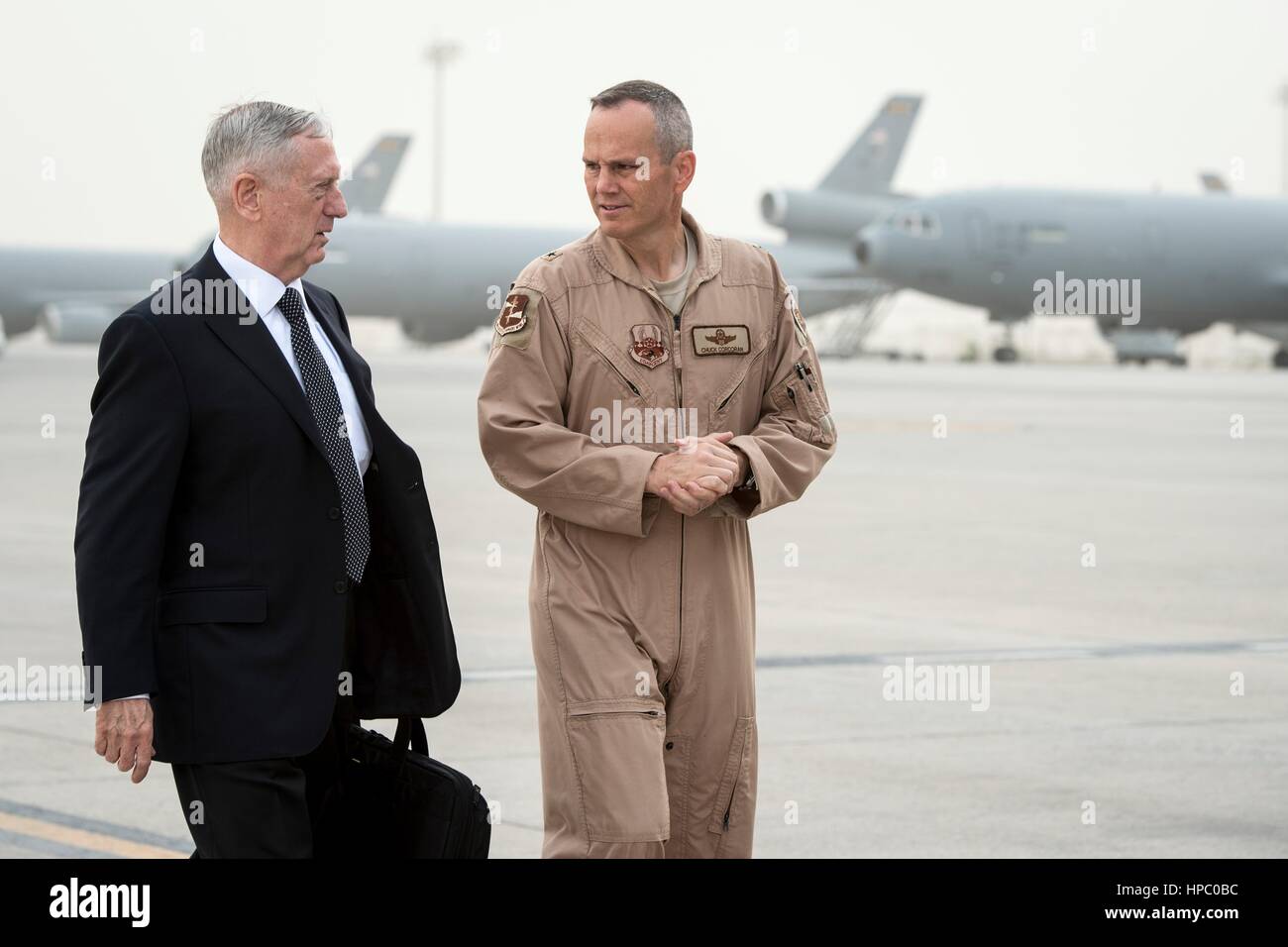 Irbil, United Arab Emirates. 20th Feb, 2017. U.S. Secretary of Defense Jim Mattis talks with U.S. Air Force Col. Charles Corcoran, 380th Air Expeditionary Wing commander, at Al Dhafra Air Base February 20, 2017 in Abu Dubai, United Arab Emirates. Mattis stopped in Abu Dubai on his way to Iraq on an unannounced visit to reassure Iraqi allies. Credit: Planetpix/Alamy Live News Stock Photo