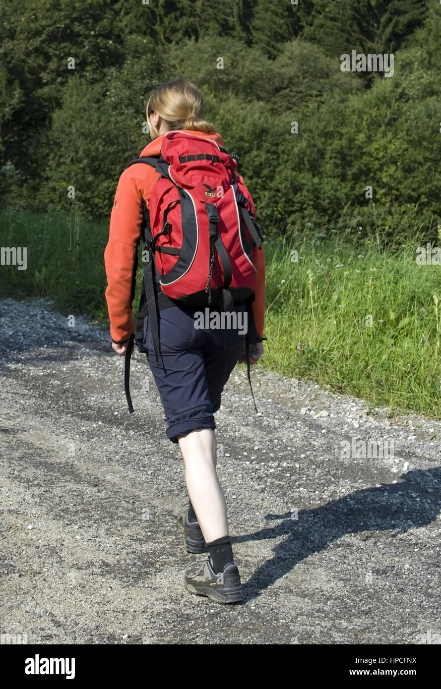 Frau beim Wandern - wanderer Stock Photo - Alamy