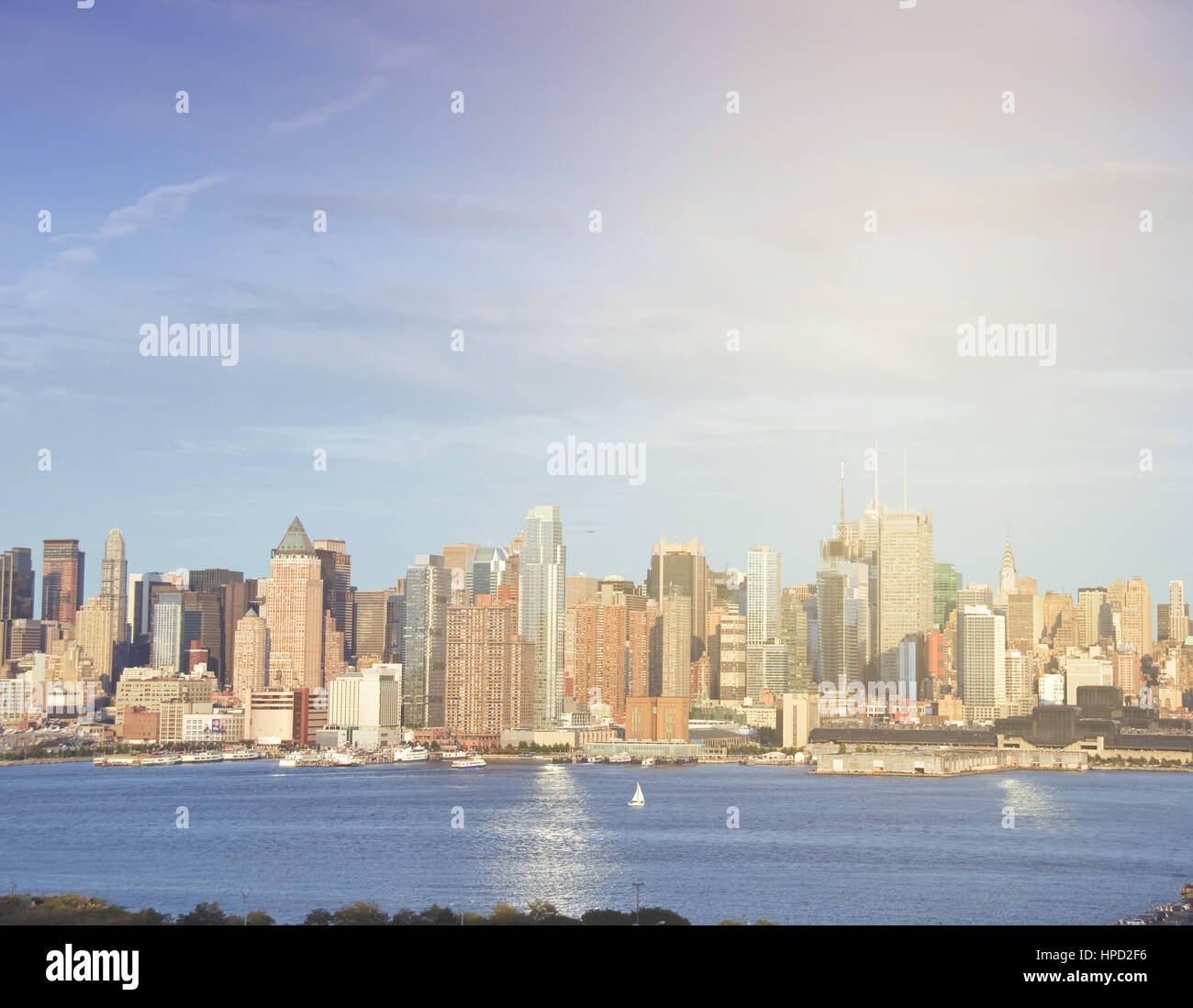 new york city skyline cityscape over the hudson river Stock Photo - Alamy