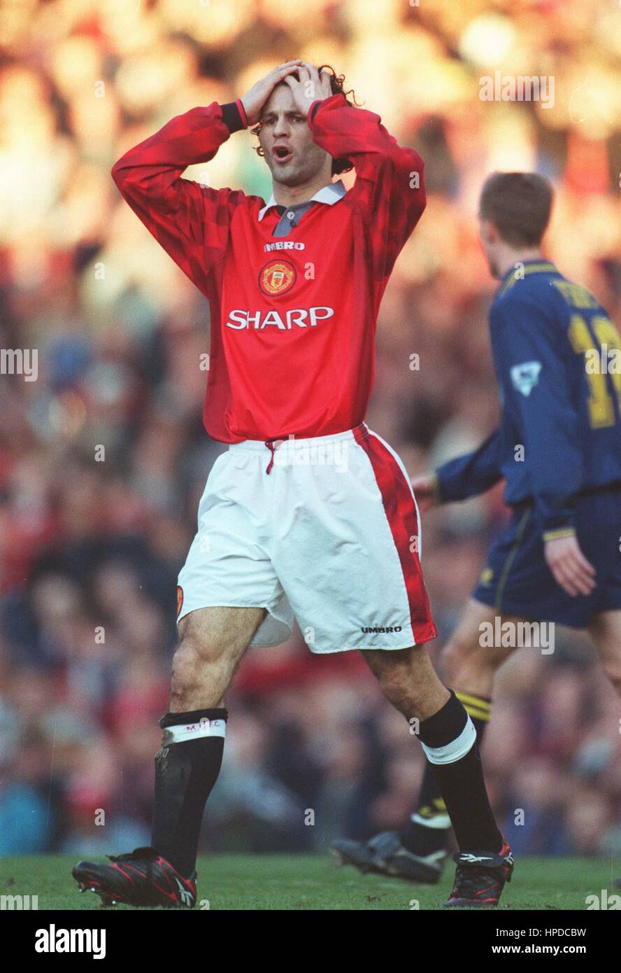 RYAN GIGGS MANCHESTER UNITED FC 04 February 1997 Stock Photo - Alamy