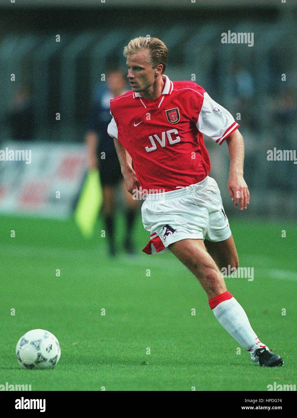 DENNIS BERGKAMP ARSENAL FC 27 July 1997 Stock Photo - Alamy