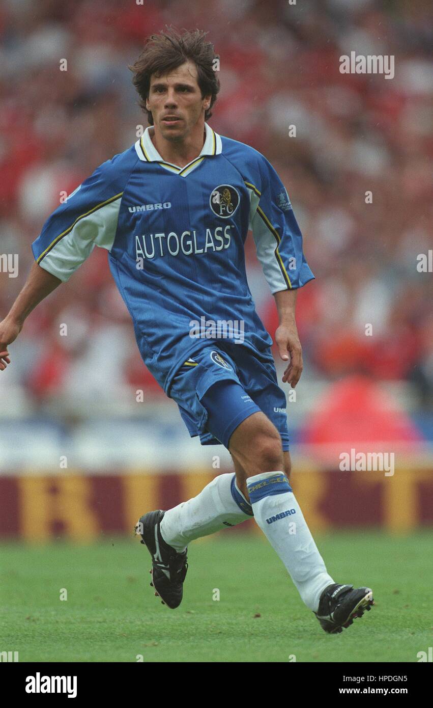 GIANFRANCO ZOLA CHELSEA FC 04 August 1997 Stock Photo - Alamy