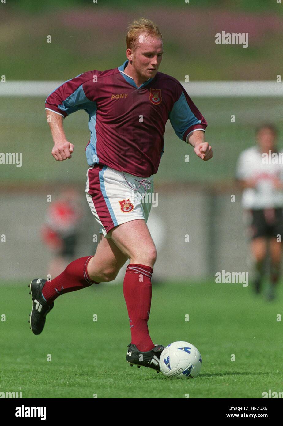 JOHN HARTSON WEST HAM UNITED FC 05 August 1997 Stock Photo Alamy