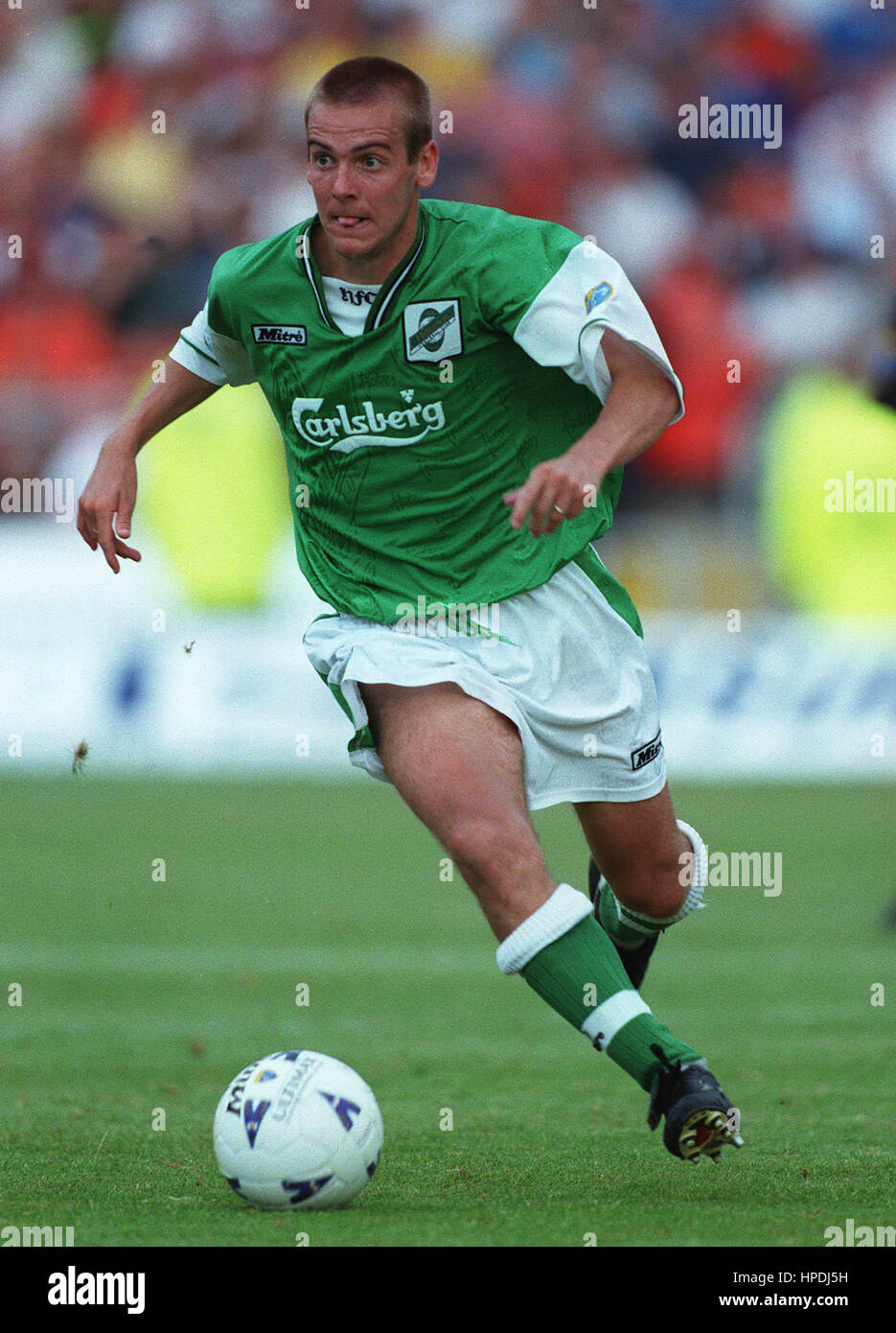 ANDY DOW HIBERNIAN FC 19 August 1997 Stock Photo - Alamy