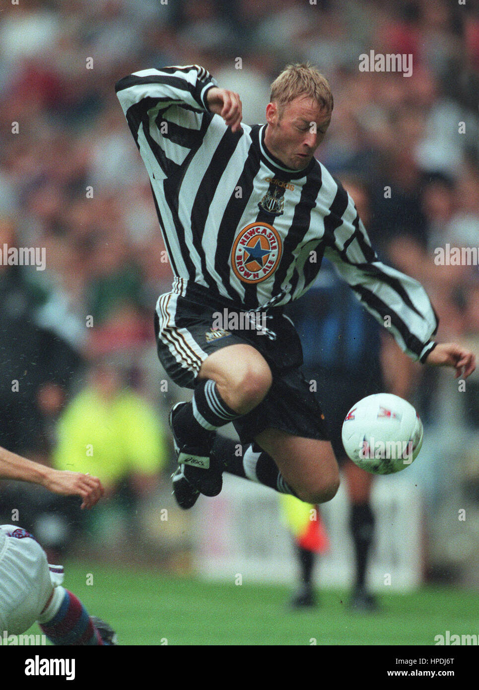 DAVID BATTY NEWCASTLE UNITED FC 23 August 1997 Stock Photo - Alamy