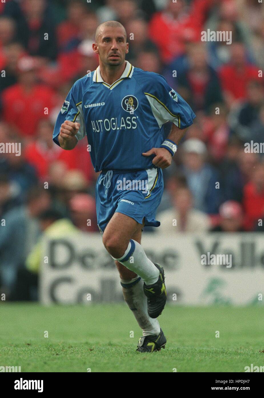 GIANLUCA VIALLI CHELSEA FC 24 August 1997 Stock Photo - Alamy