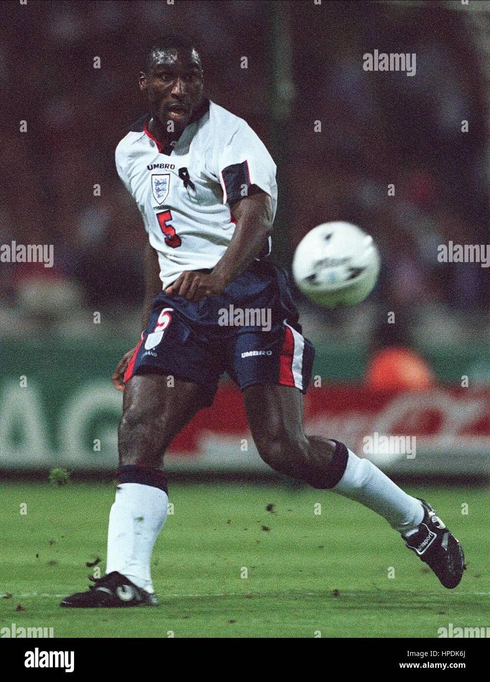 SOL CAMPBELL ENGLAND & TOTTENHAM HOTSPUR FC 11 September 1997 Stock Photo