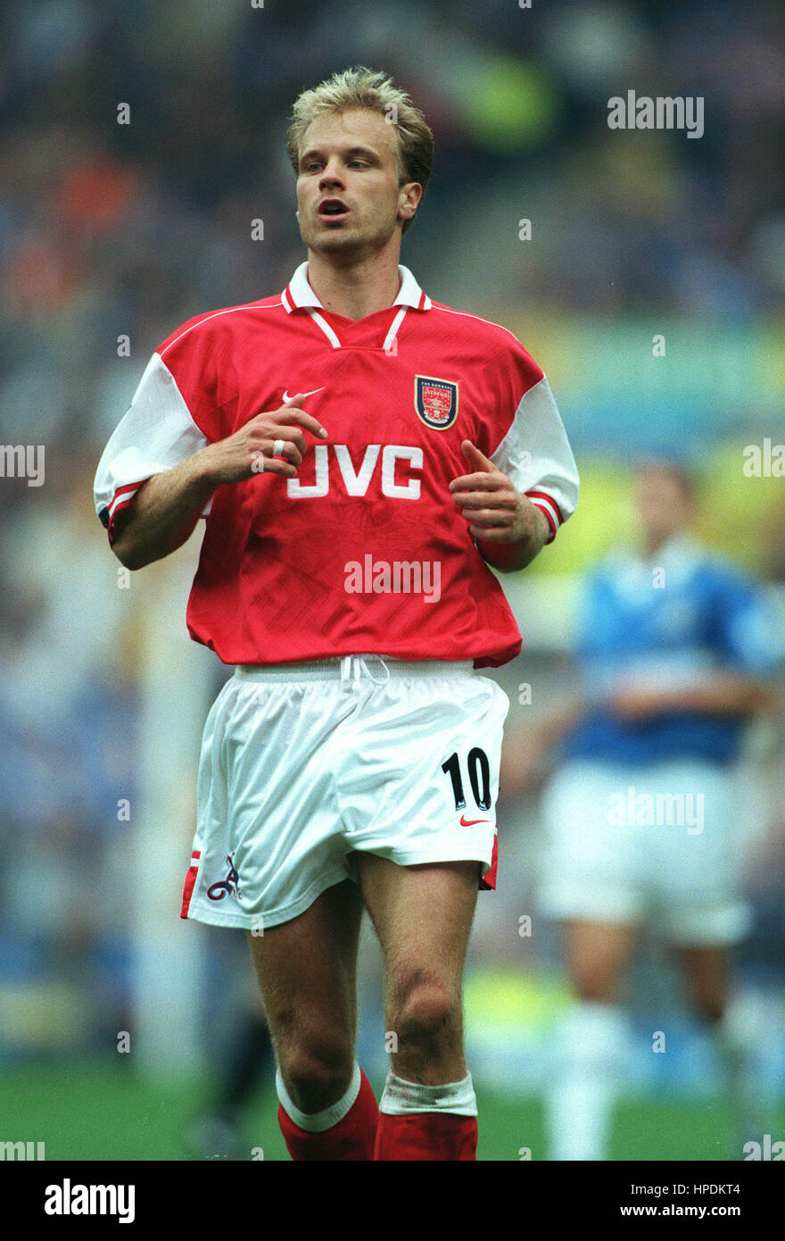 Bergkamp Arsenal 1997 Hi res Stock Photography And Images Alamy