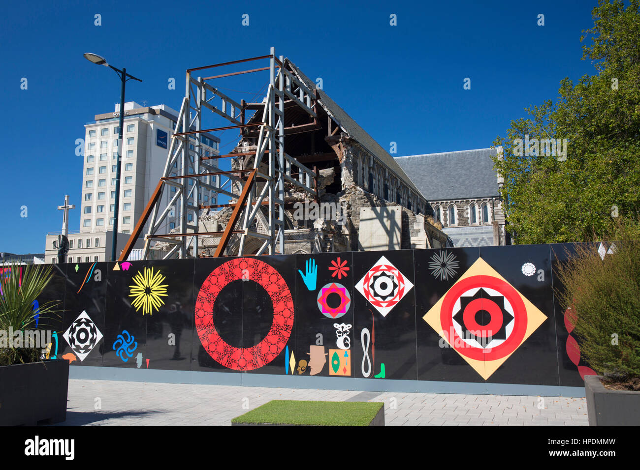 Christchurch, Canterbury, New Zealand. The earthquake-shattered remains of ChristChurch Cathedral, Cathedral Square. Stock Photo
