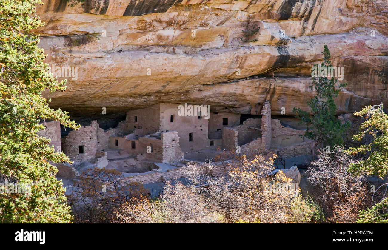 Spruce House, historic ruins of an ancient Pueblo cliff dwelling at ...
