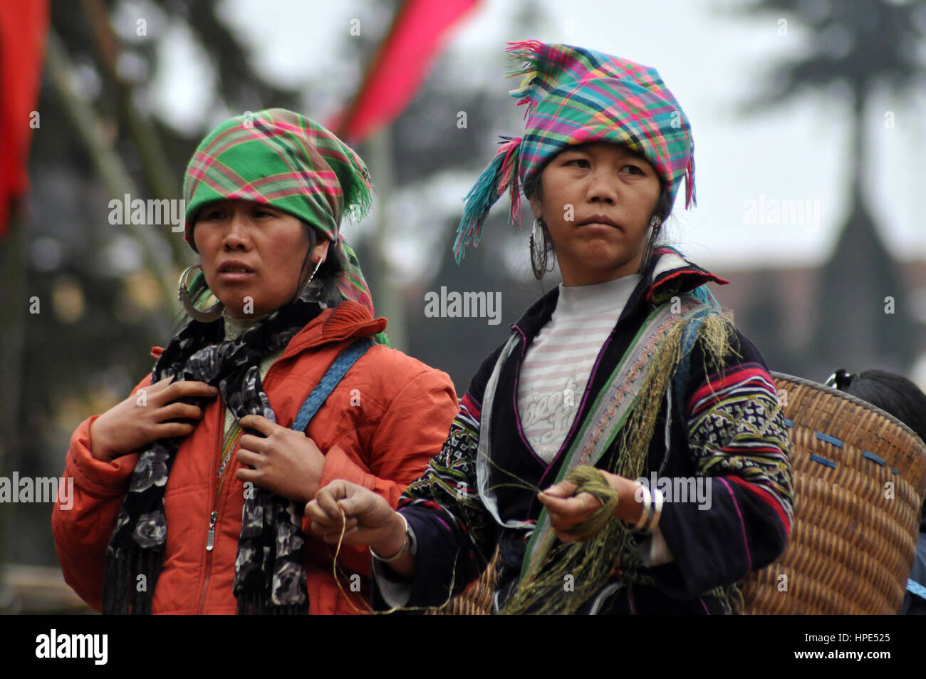Black hmong hilltribe women market hi-res stock photography and images ...