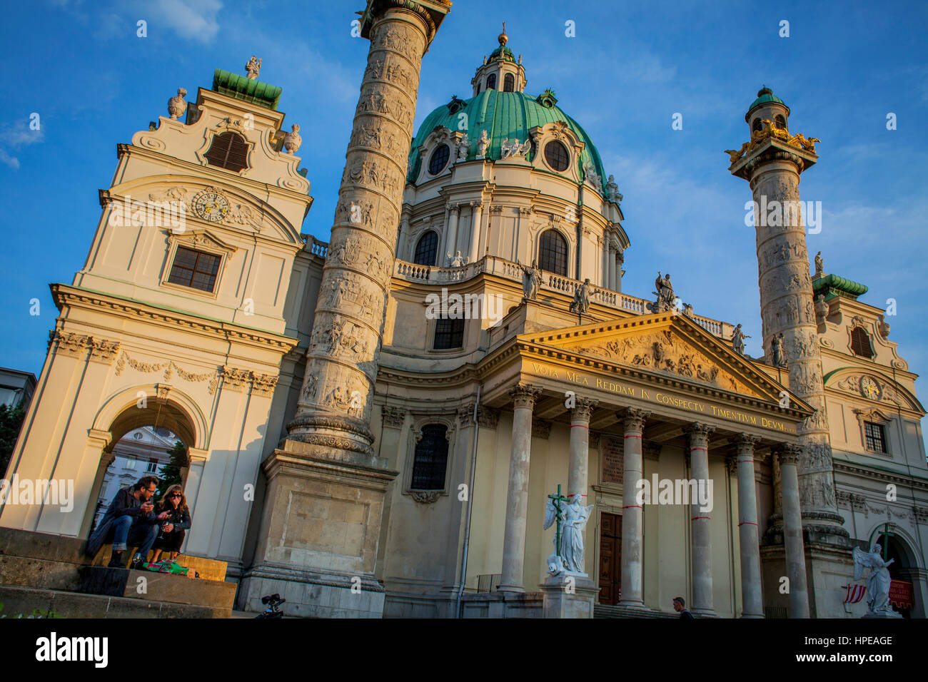 karlskirche-st-charles-borromeo-church-by-fischer-von-erlach-in