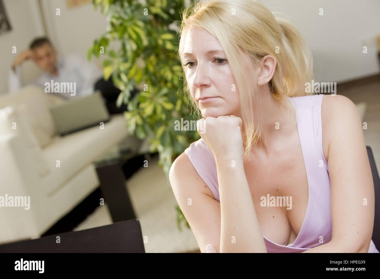 Model released , Symbolbild Beziehungskrise - symbolic for crisis in a relationship Stock Photo