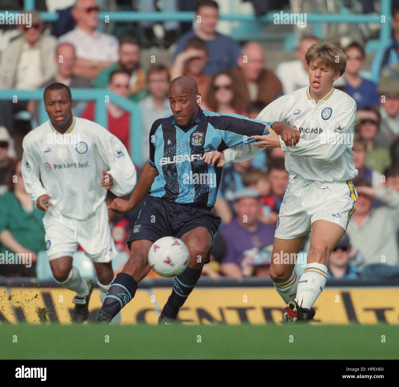 DION DUBLIN & GUNNER HALLE COVENTRY V LEEDS 04 October 1997 Stock Photo