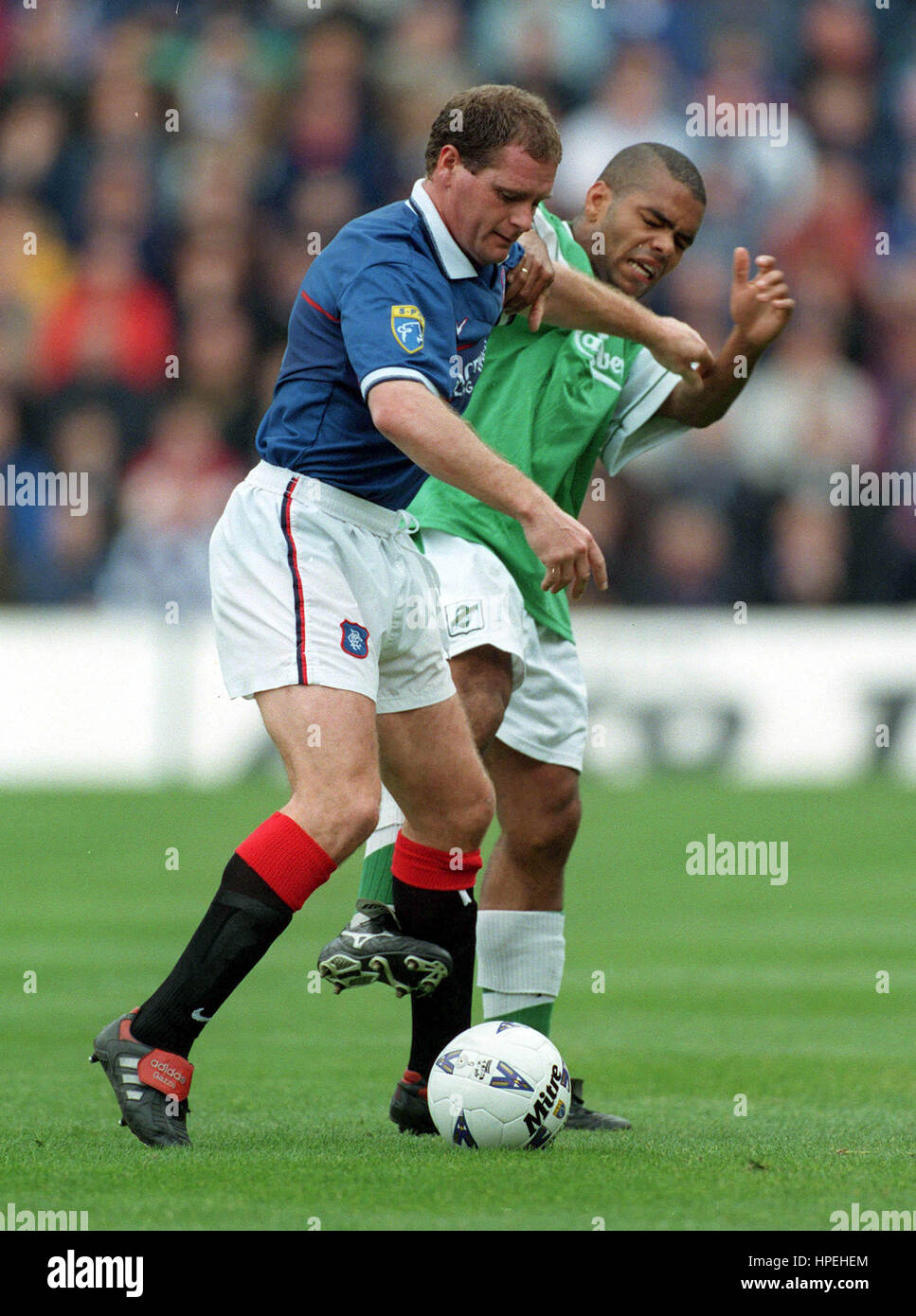 PAUL GASCOIGNE & KEVIN HARPER HIBS V RANGERS 04 October 1997 Stock ...